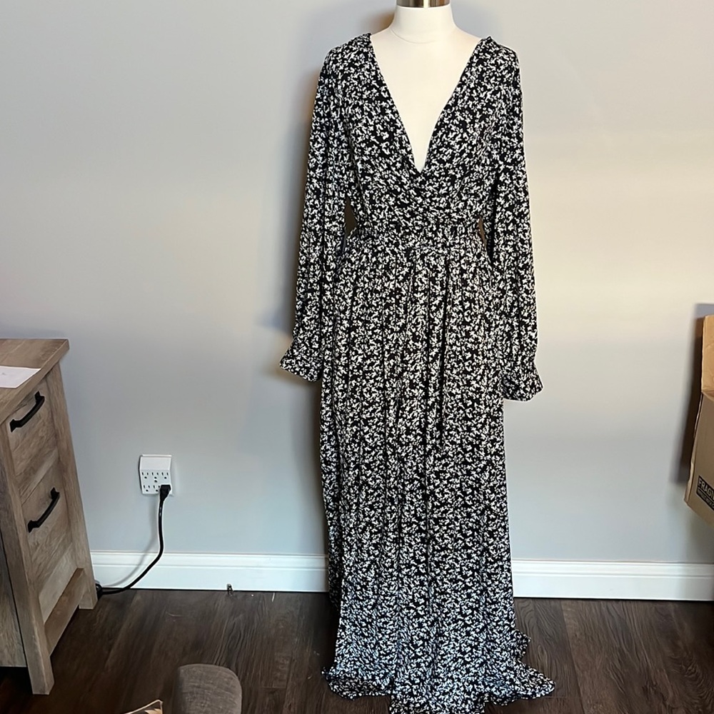 NWOT Long Sleeve Pink Lily Floor Length Dress